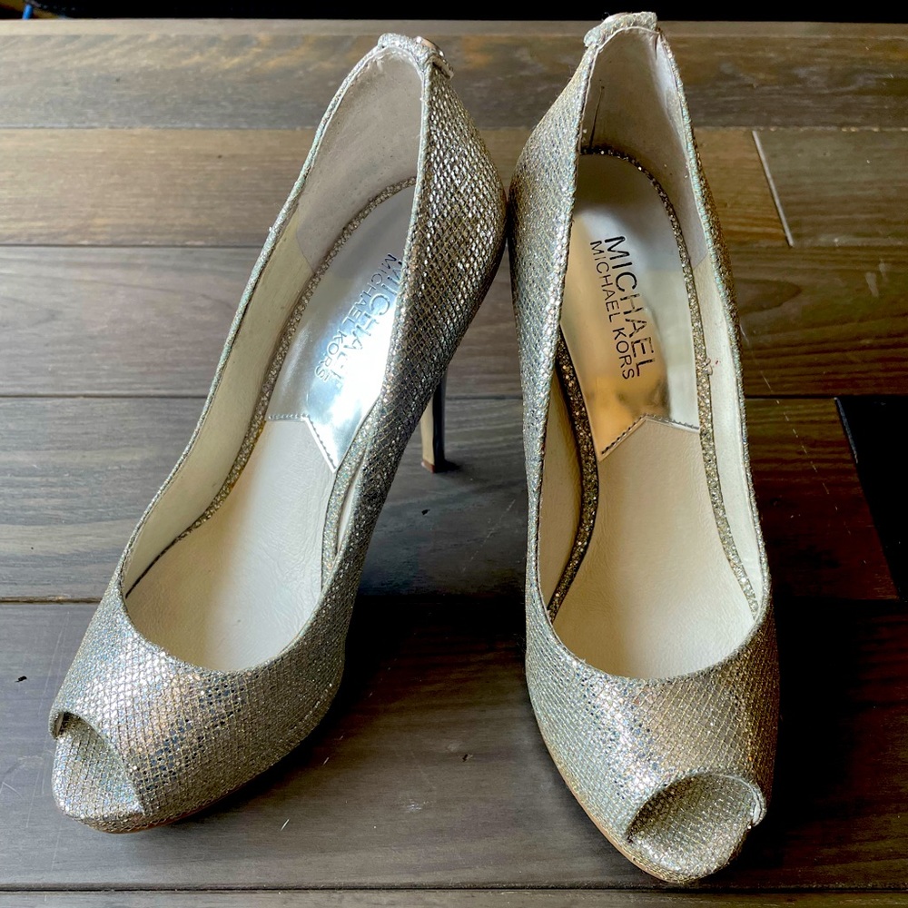 Michael Kors York Evening sparkly silver peep toe pumps size 5